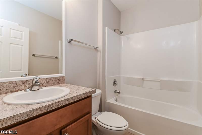 3 bedroom SingleFamilyResidence at 630 SW 23rd St, Cape Coral, Cape Coral — photo 5