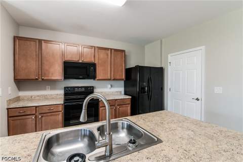 630 SW 23rd St, Cape Coral FL - photo 7 of 15