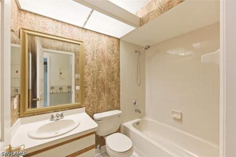 7380 Saint Ives Way 1305, Naples FL - photo 19 of 46