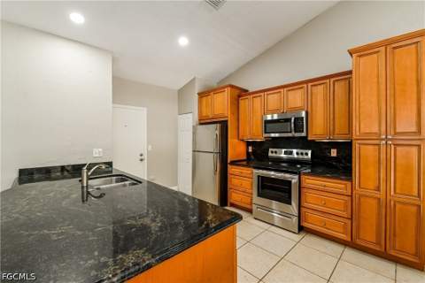 225 SW 37th St, Cape Coral FL - photo 6 of 15