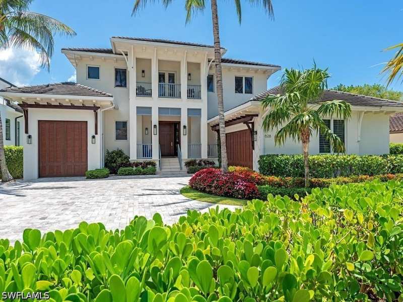 5 bedroom SingleFamilyResidence at 628 21st Ave S, Aqualane Shores, Naples — photo 1