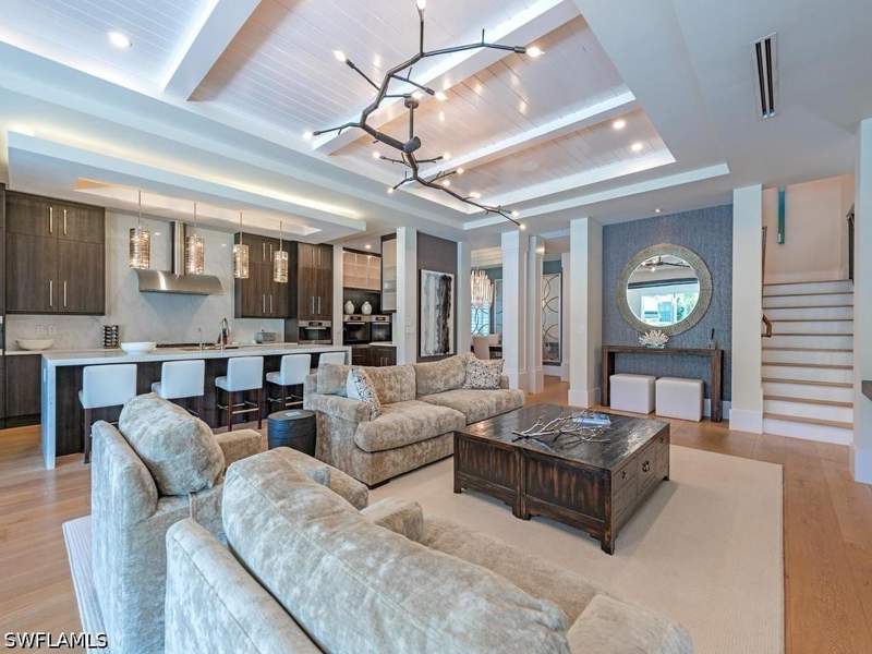 5 bedroom SingleFamilyResidence at 628 21st Ave S, Aqualane Shores, Naples — photo 4