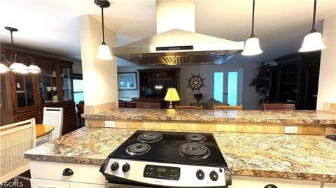 748 Park Ave, North Fort Myers FL - photo 11 of 43