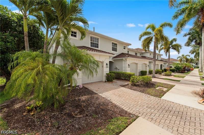 3 bedroom Townhouse at 8587 Athena Ct, Olympia Pointe, Lehigh Acres — photo 2