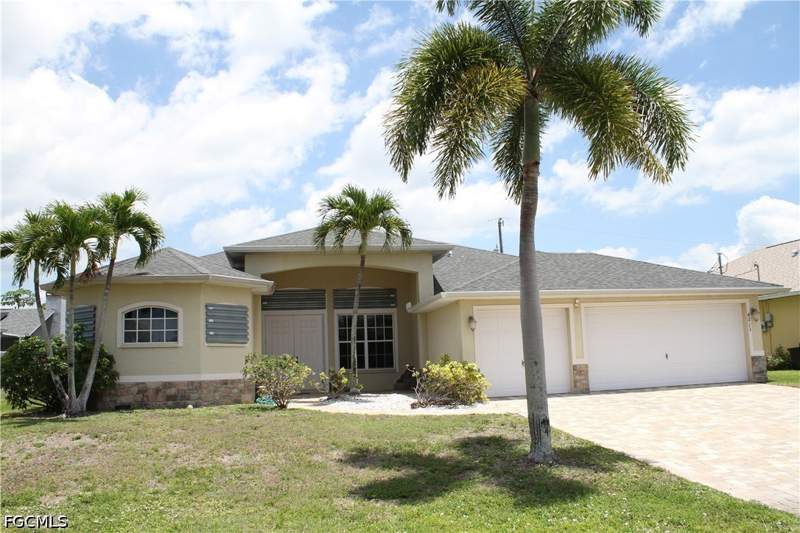 3 bedroom SingleFamilyResidence at 4213 SW 14th Pl, Cape Coral, Cape Coral — photo 2