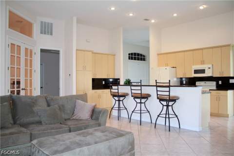 4213 SW 14th Pl, Cape Coral FL - photo 7 of 36
