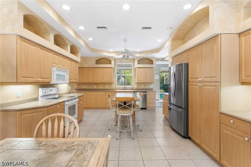 3 bedroom SingleFamilyResidence at 28056 East Brook Dr, Brookside Estates, Bonita Springs — photo 4
