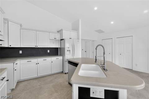 226 SE 6th Ter, Cape Coral FL - photo 17 of 46