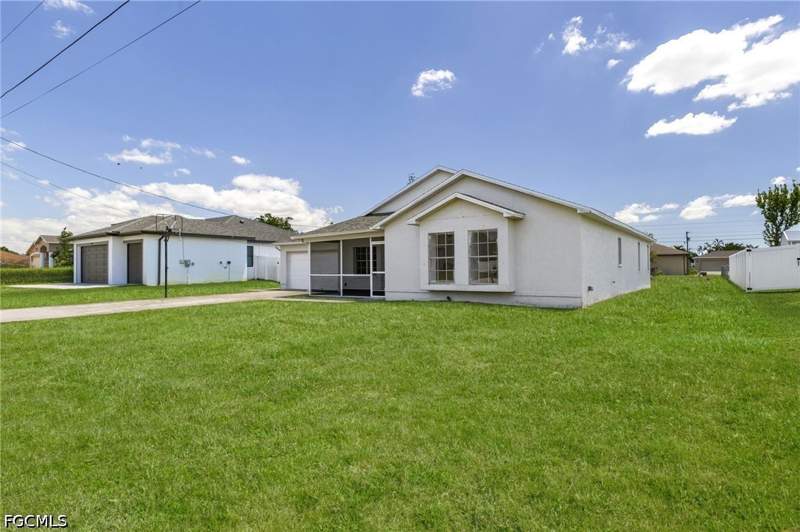 3 bedroom SingleFamilyResidence at 226 SE 6th Ter, Cape Coral, Cape Coral — photo 3