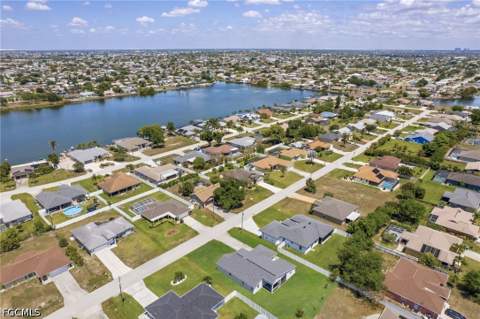 226 SE 6th Ter, Cape Coral FL - photo 8 of 46