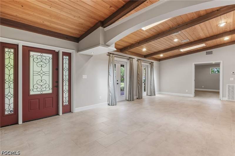 5 bedroom SingleFamilyResidence at 1250 Florida Ave, York Manor, Fort Myers — photo 5