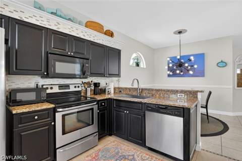912 Briarwood Blvd, Naples FL - photo 6 of 29