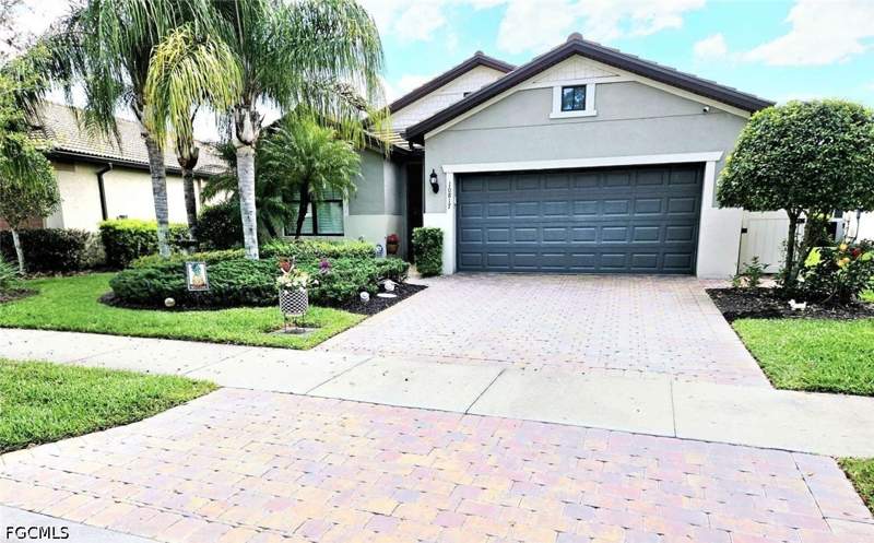 3 bedroom SingleFamilyResidence at 10817 Dennington Rd, Bridgetown, Fort Myers — photo 2