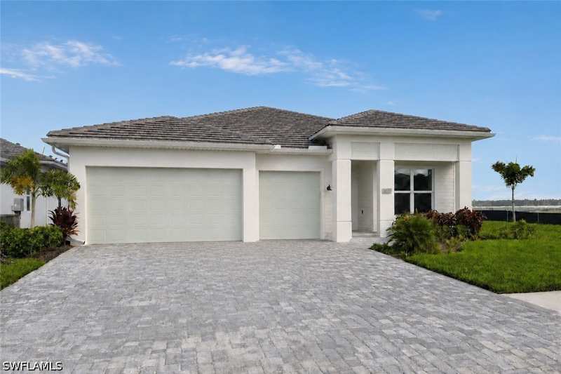5 bedroom SingleFamilyResidence at 9077 Wisteria Way, Seven Shores, Naples — photo 1