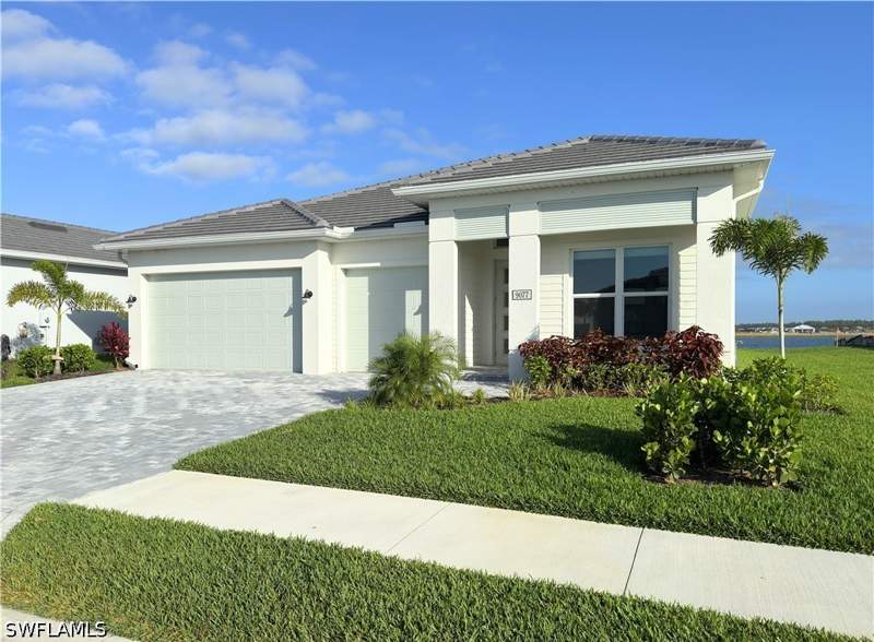 5 bedroom SingleFamilyResidence at 9077 Wisteria Way, Seven Shores, Naples — photo 2