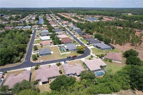 2682 Nature Pointe Loop, Fort Myers FL - photo 6 of 32