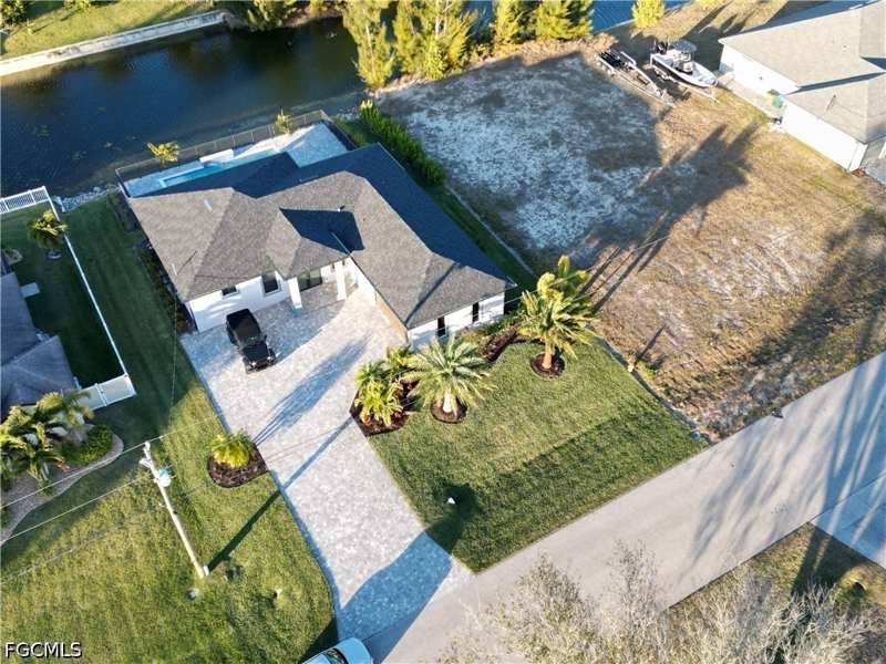 3 bedroom SingleFamilyResidence at 615 SW 22nd Ter, Cape Coral, Cape Coral — photo 1