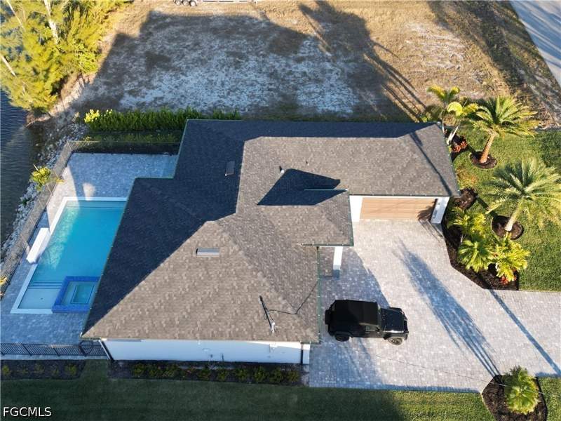 3 bedroom SingleFamilyResidence at 615 SW 22nd Ter, Cape Coral, Cape Coral — photo 2