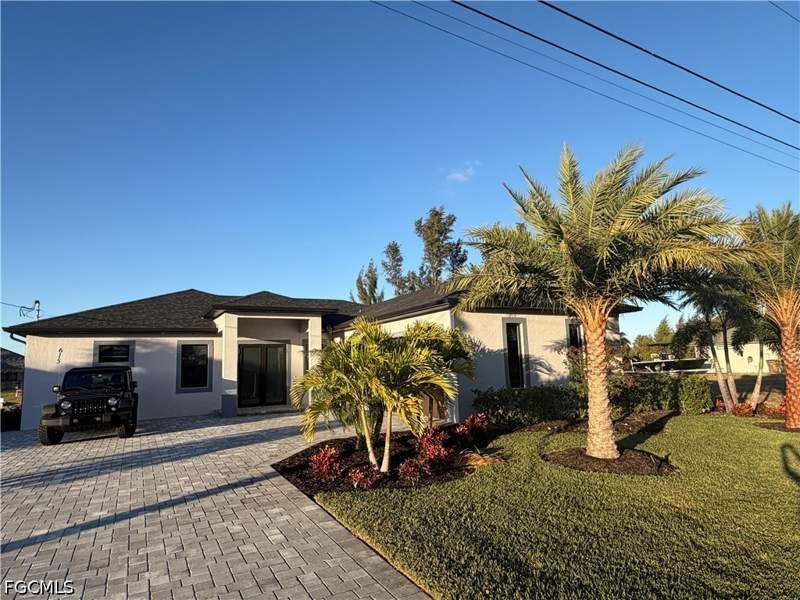 3 bedroom SingleFamilyResidence at 615 SW 22nd Ter, Cape Coral, Cape Coral — photo 4