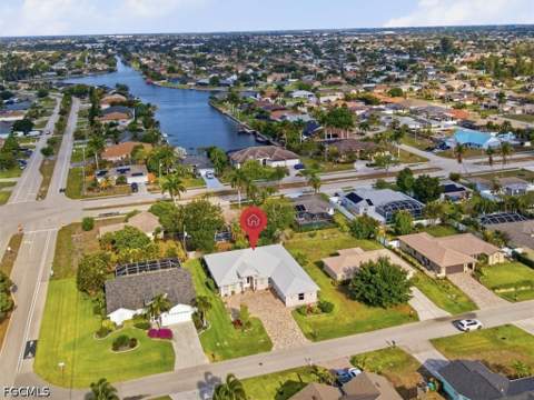 2416 SE 8th Ave, Cape Coral FL - photo 6 of 36