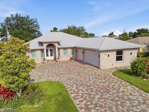 2416 SE 8th Ave, Cape Coral FL - photo 8 of 36