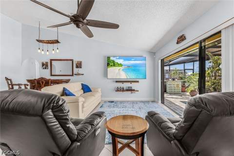 920 SE 33rd St, Cape Coral FL - photo 10 of 36