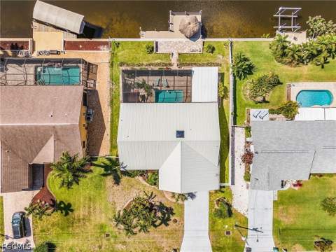 920 SE 33rd St, Cape Coral FL - photo 6 of 36