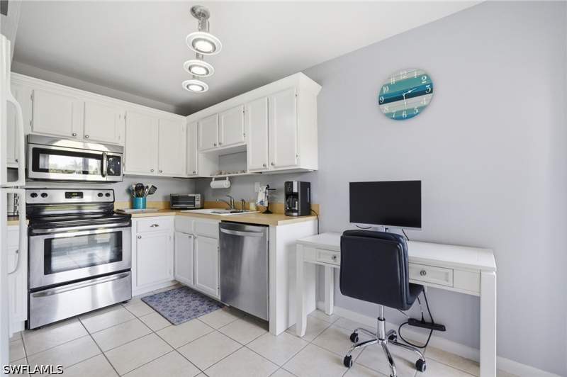 2 bedroom Condominium at 1504 Mainsail Dr 6, Tropic Schooner Apts, Naples — photo 5