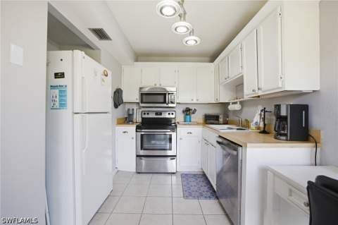 1504 Mainsail Dr 6, Naples FL - photo 6 of 26