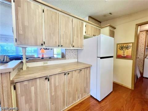 573 Cape Florida Ln, Naples FL - photo 8 of 27