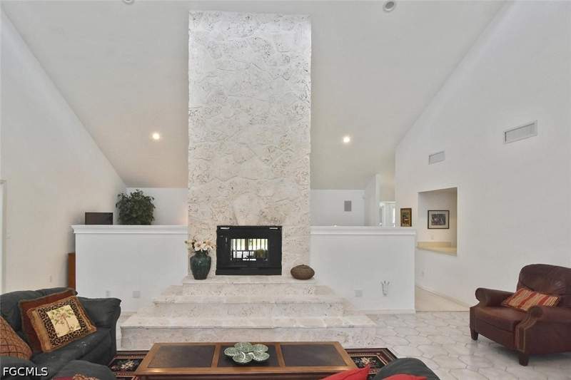 4 bedroom SingleFamilyResidence at 7226 Hendry Creek Dr, Hendry Creek, Fort Myers — photo 5