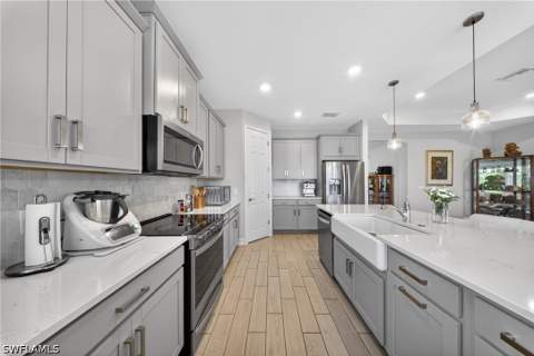 18698 Royal Hammock Blvd, Naples FL - photo 9 of 31