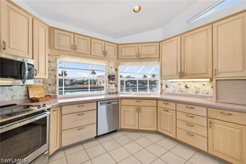489 Adirondack Ct, Marco Island FL - photo 12 of 37