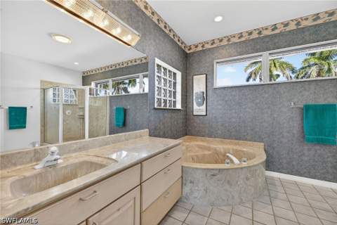 489 Adirondack Ct, Marco Island FL - photo 18 of 37