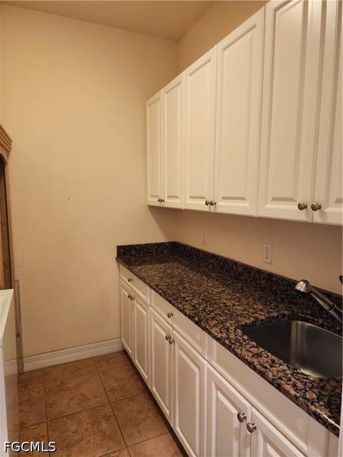 228 SE 30th Ter, Cape Coral FL - photo 10 of 33