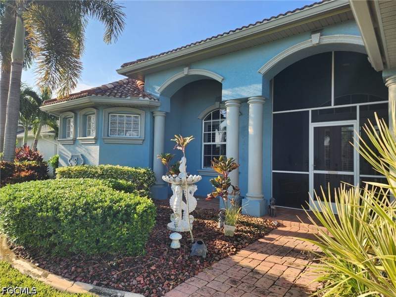3 bedroom SingleFamilyResidence at 228 SE 30th Ter, Cape Coral, Cape Coral — photo 2