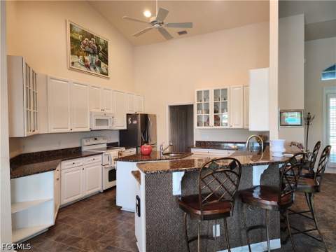 228 SE 30th Ter, Cape Coral FL - photo 7 of 33