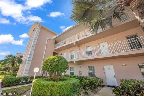 3250 Cypress Glen Way 423, Naples FL - photo 7 of 13