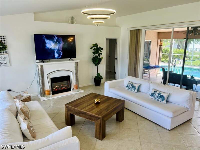 3 bedroom SingleFamilyResidence at 1124 SW 47th St, Cape Coral, Cape Coral — photo 4