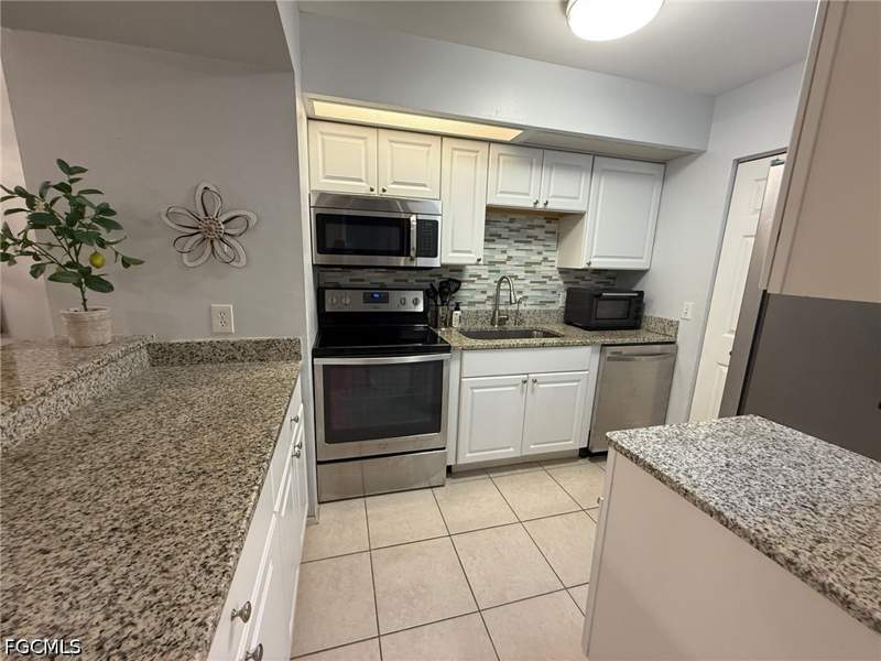2 bedroom Condominium at 14900 Summerlin Woods Dr 13, Summerlin Woods, Fort Myers — photo 2