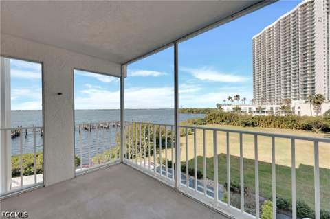 2875 Palm Beach Blvd 205, Fort Myers FL - photo 12 of 27