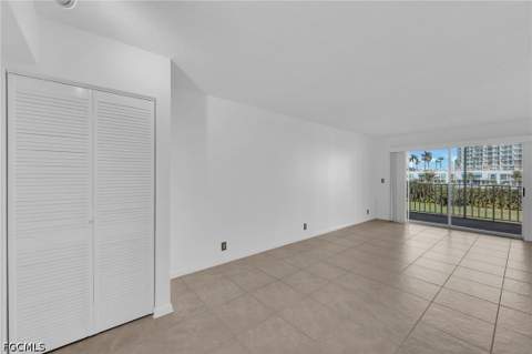 2875 Palm Beach Blvd 205, Fort Myers FL - photo 9 of 27