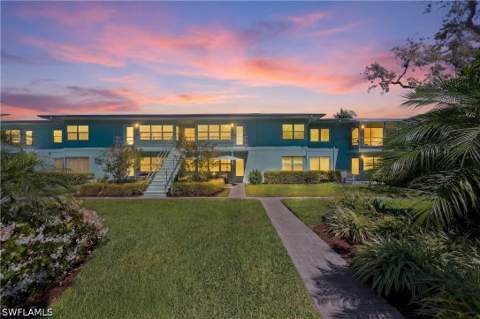 275 8th Ave S 275, Naples FL - photo 16 of 20