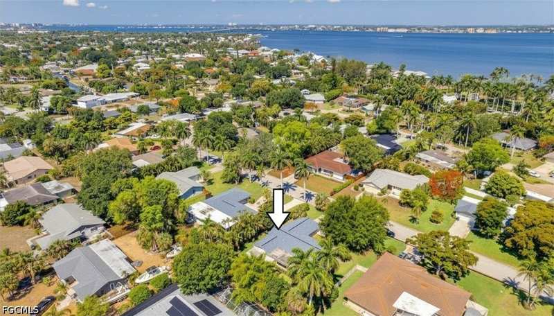 3 bedroom SingleFamilyResidence at 5657 Eichen Cir E, Sunset Cove, Fort Myers — photo 1