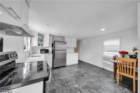 8106 Penny Dr, North Fort Myers FL - photo 10 of 39