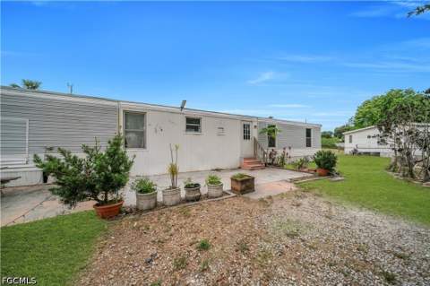 8106 Penny Dr, North Fort Myers FL - photo 8 of 39