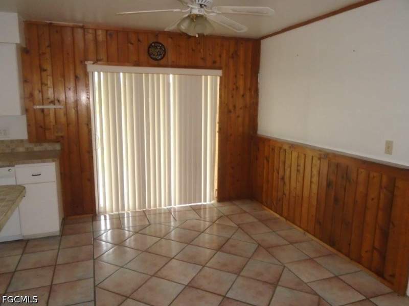 3 bedroom SingleFamilyResidence at 129 SW Trafalgar Pkwy, Cape Coral, Cape Coral — photo 5