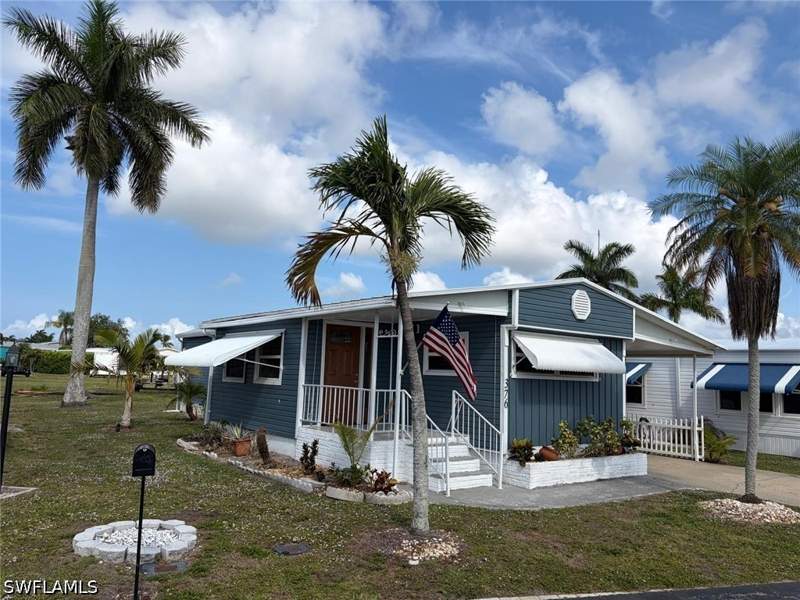 2 bedroom ManufacturedHome at 376 Verna Ave, Thunderbird Mobile Homes, Fort Myers — photo 2
