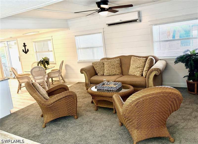 2 bedroom ManufacturedHome at 376 Verna Ave, Thunderbird Mobile Homes, Fort Myers — photo 4