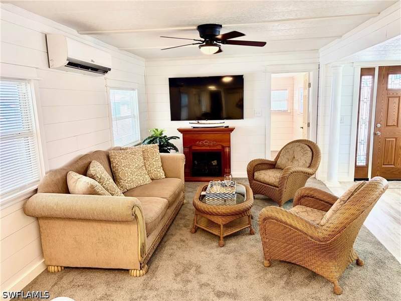 2 bedroom ManufacturedHome at 376 Verna Ave, Thunderbird Mobile Homes, Fort Myers — photo 5